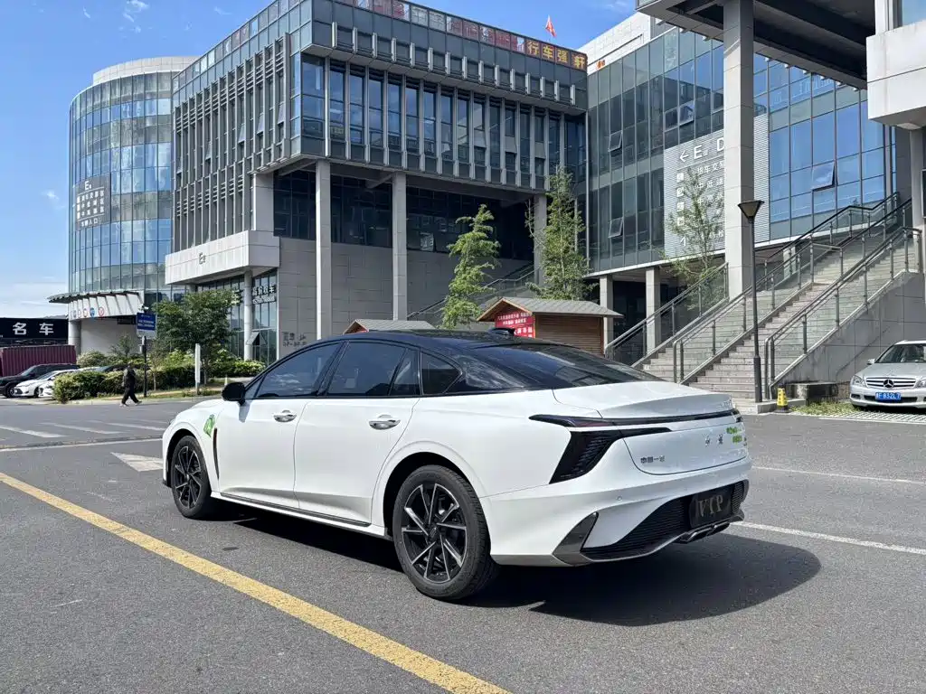Hongqi H6 2024 2.0T