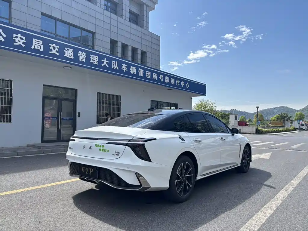 Hongqi H6 2024 2.0T