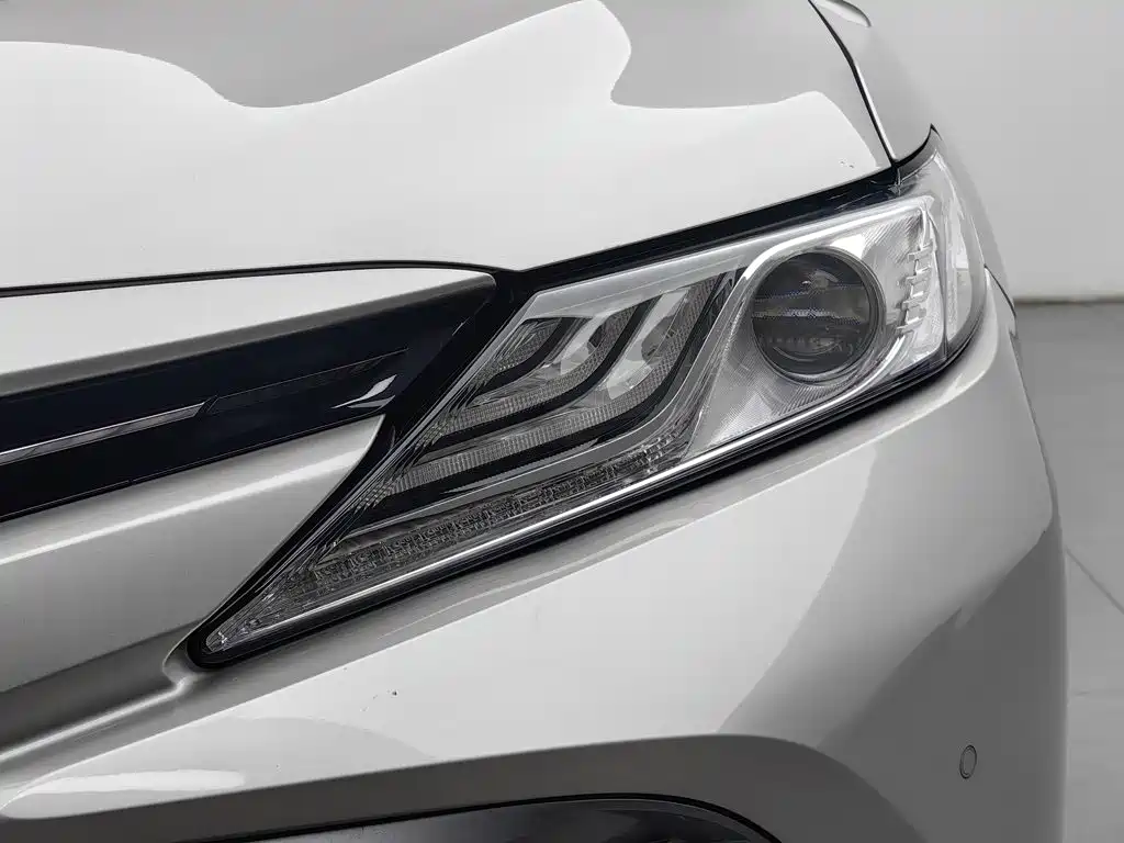 Toyota Camry — миниатюра 7