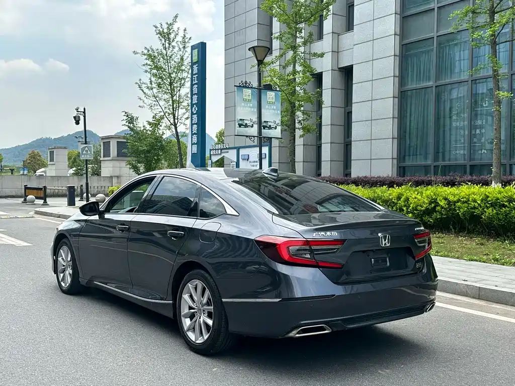 Honda Accord — миниатюра 17