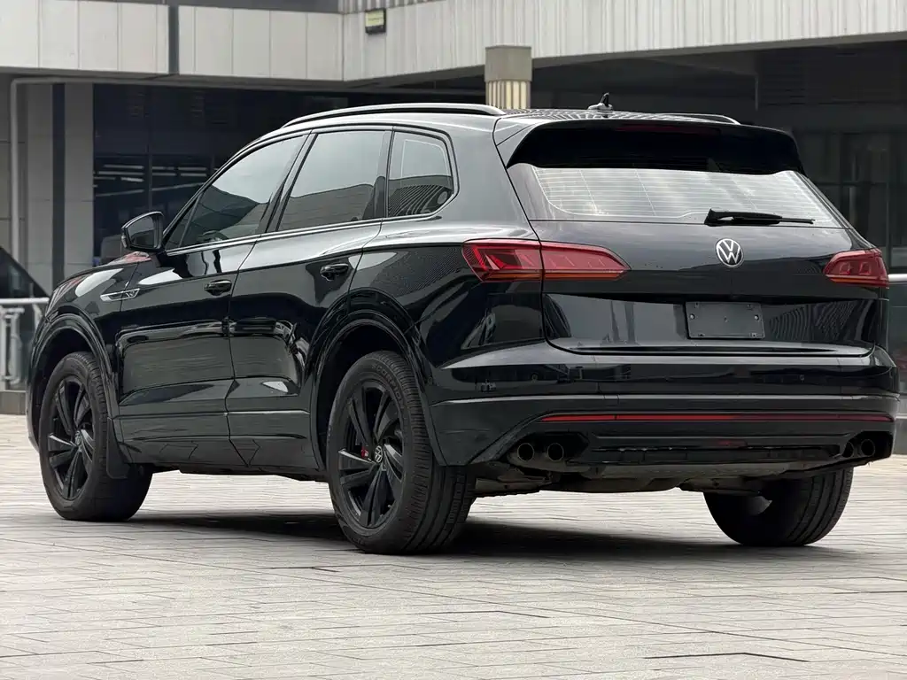 Volkswagen Touareg 2023 3.0TSI Sport