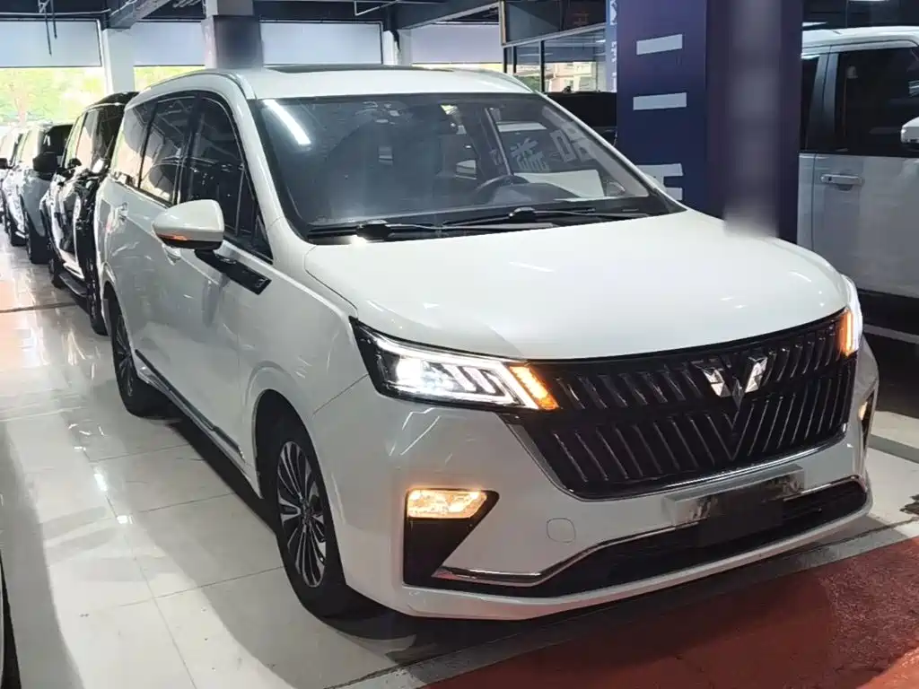 Wuling Jiachen — миниатюра 4