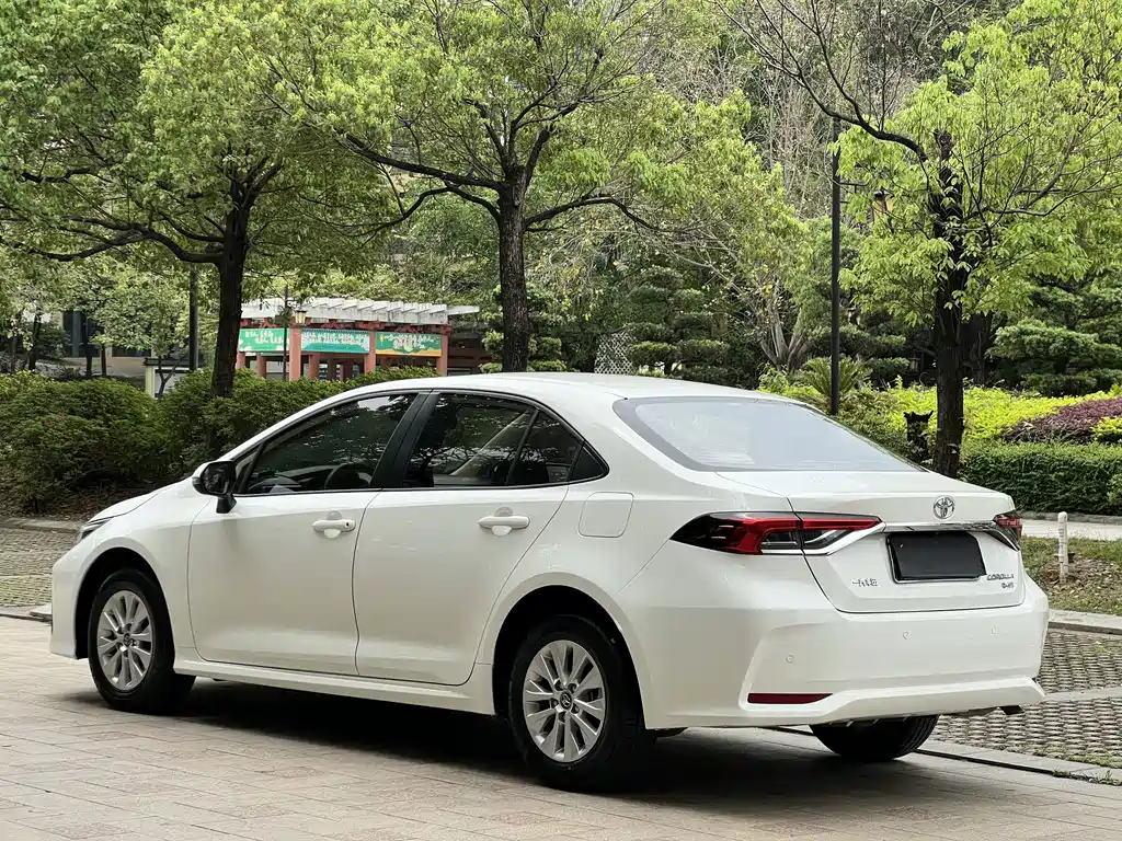 Toyota Corolla — миниатюра 7