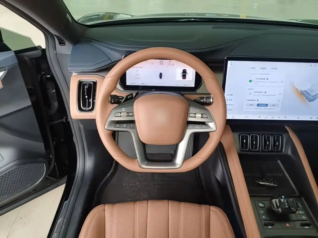 BYD L EV — миниатюра 11
