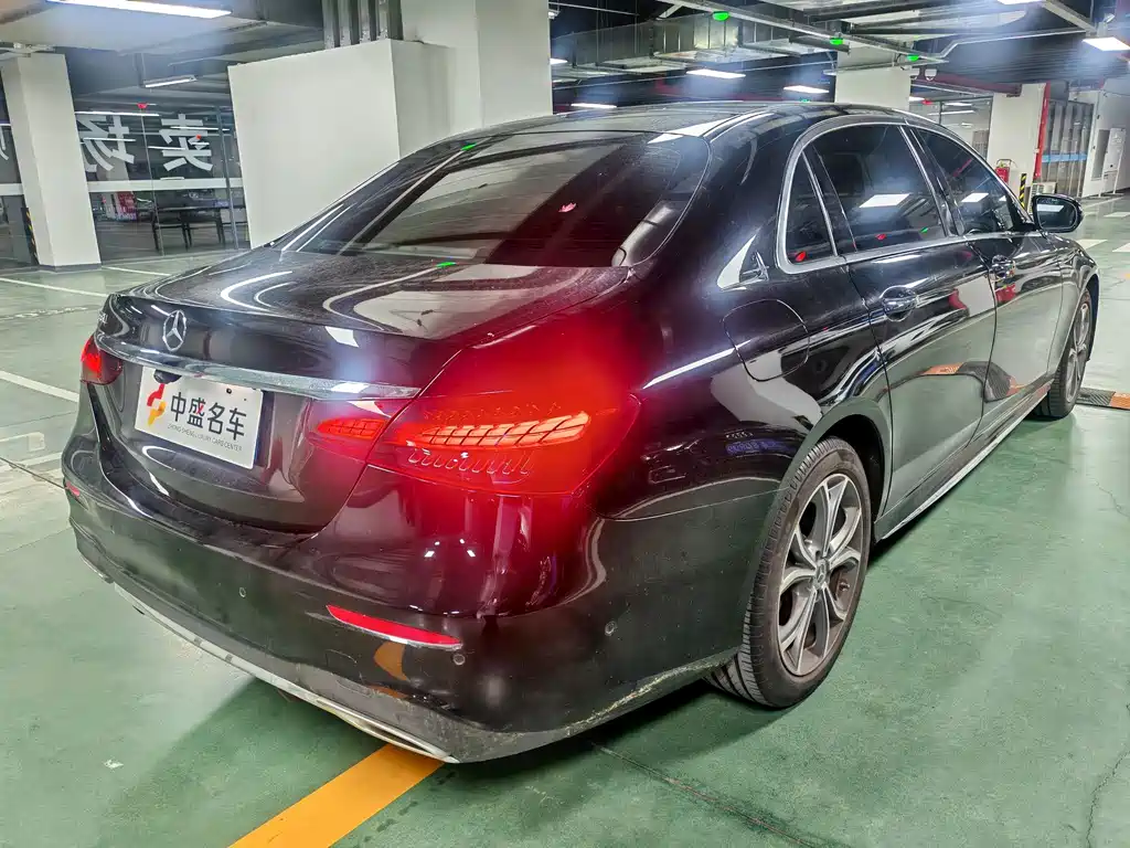 Mercedes-Benz E-Class — миниатюра 9