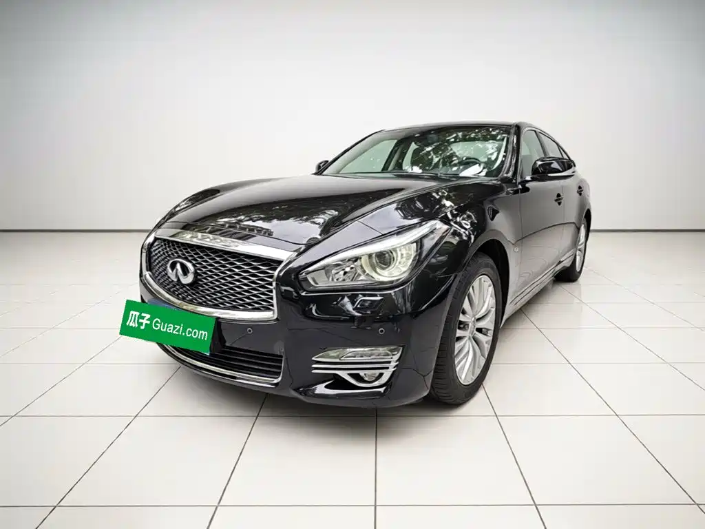 Infiniti Q70