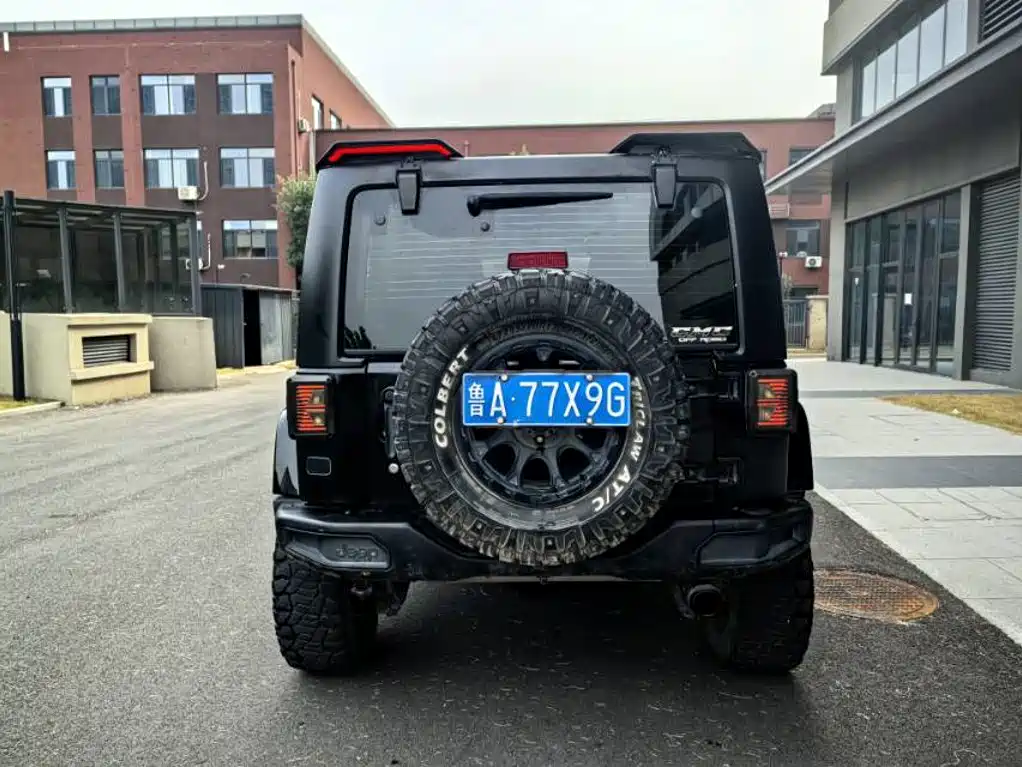 Jeep Wrangler — миниатюра 5