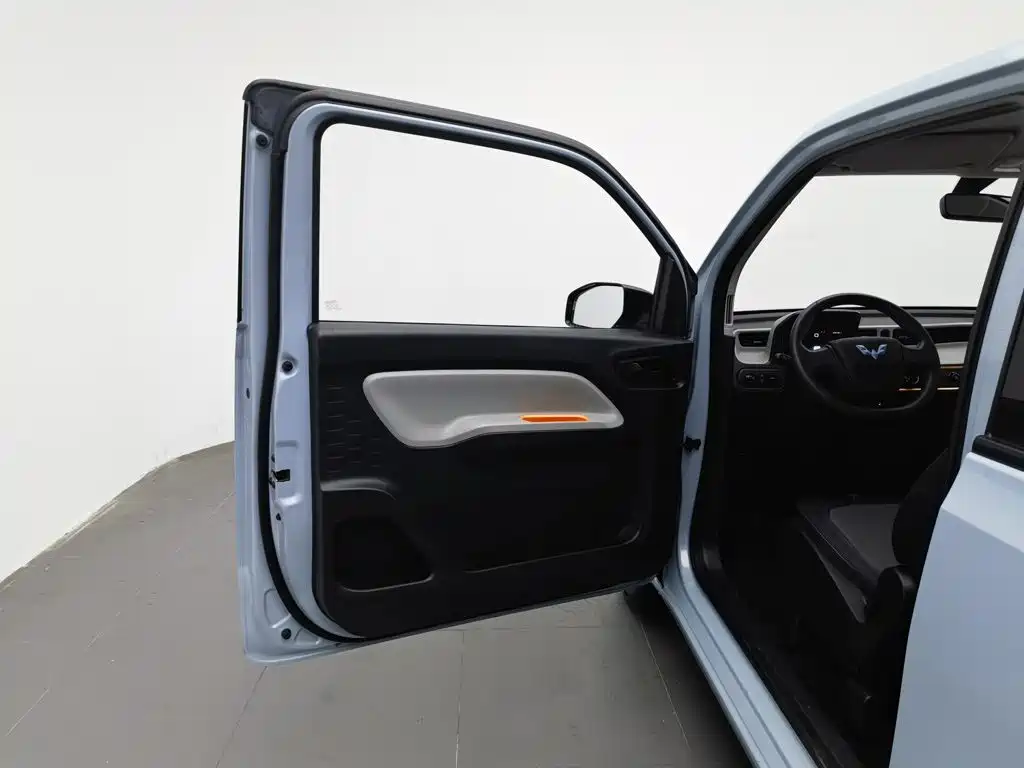 Wuling MINIEV — миниатюра 8