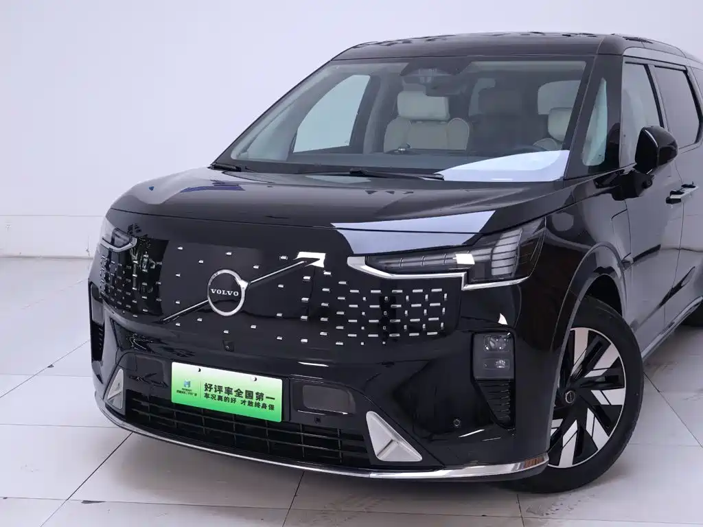 Volvo EM90 — миниатюра 3