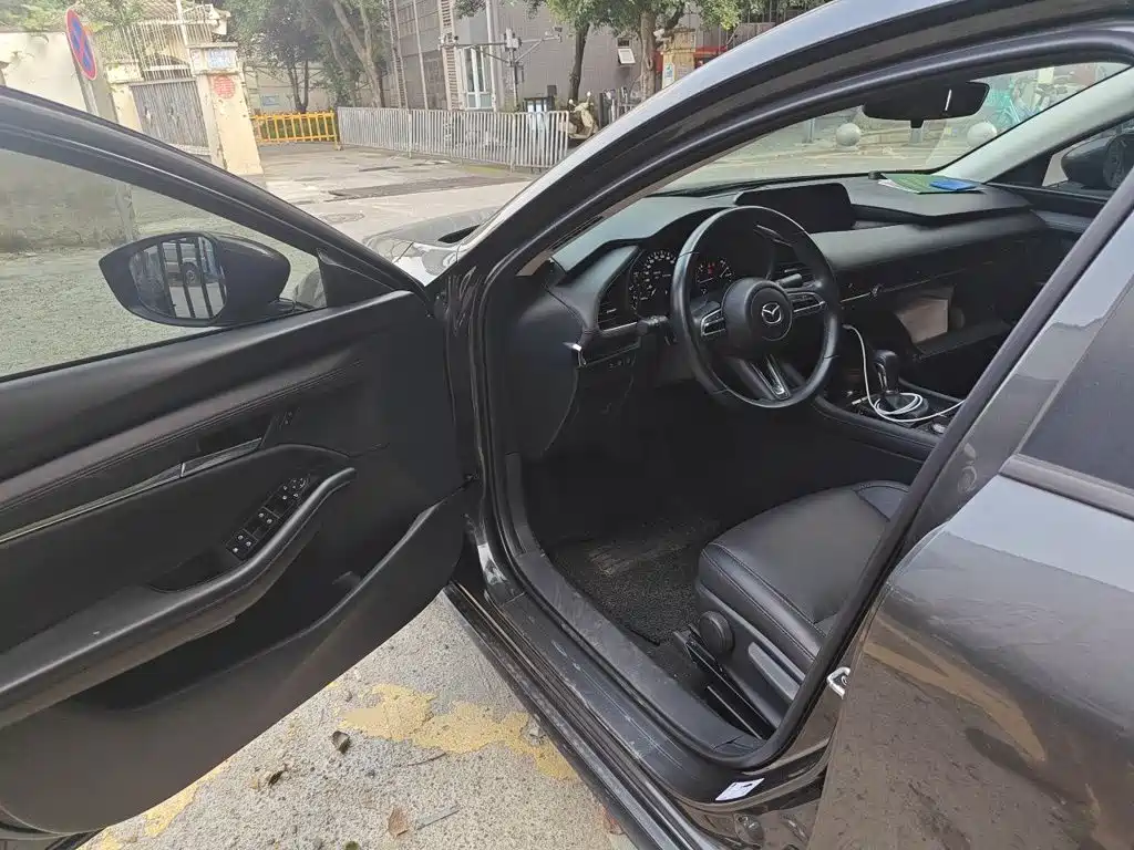 Mazda 3 Axela — миниатюра 14