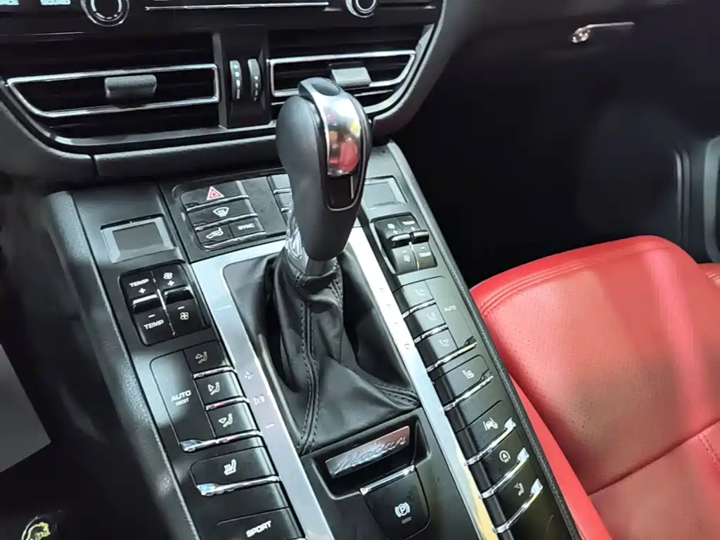 Porsche Macan — миниатюра 14