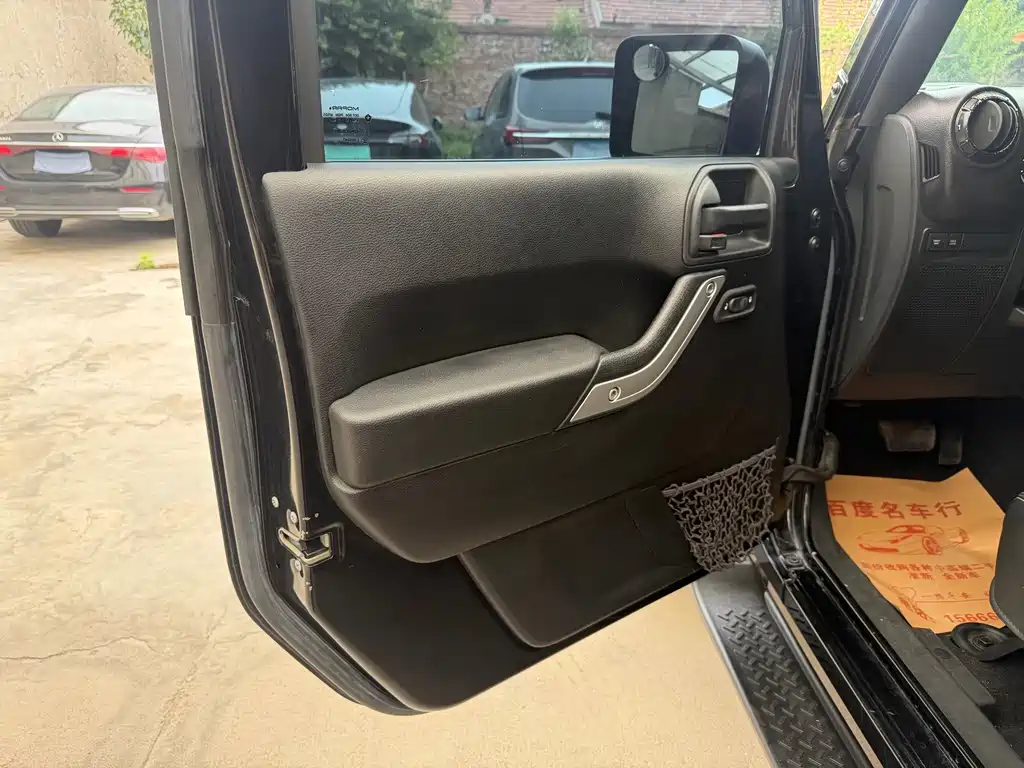 Jeep Wrangler — миниатюра 11
