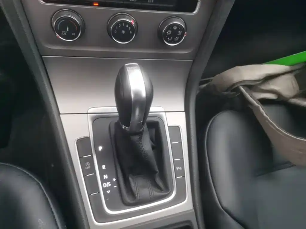 Volkswagen Golf (Import) — миниатюра 14