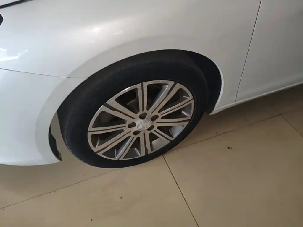 Peugeot 408 — миниатюра 23