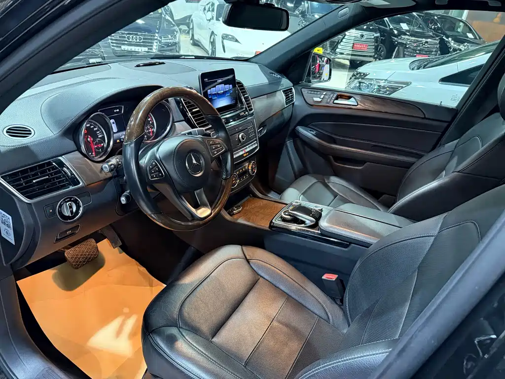Mercedes-Benz GLS — миниатюра 10