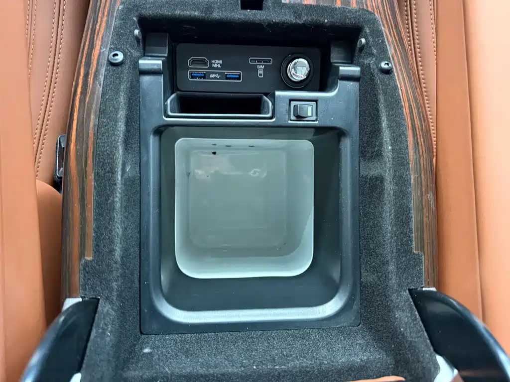 Land Rover Range Rover — миниатюра 10