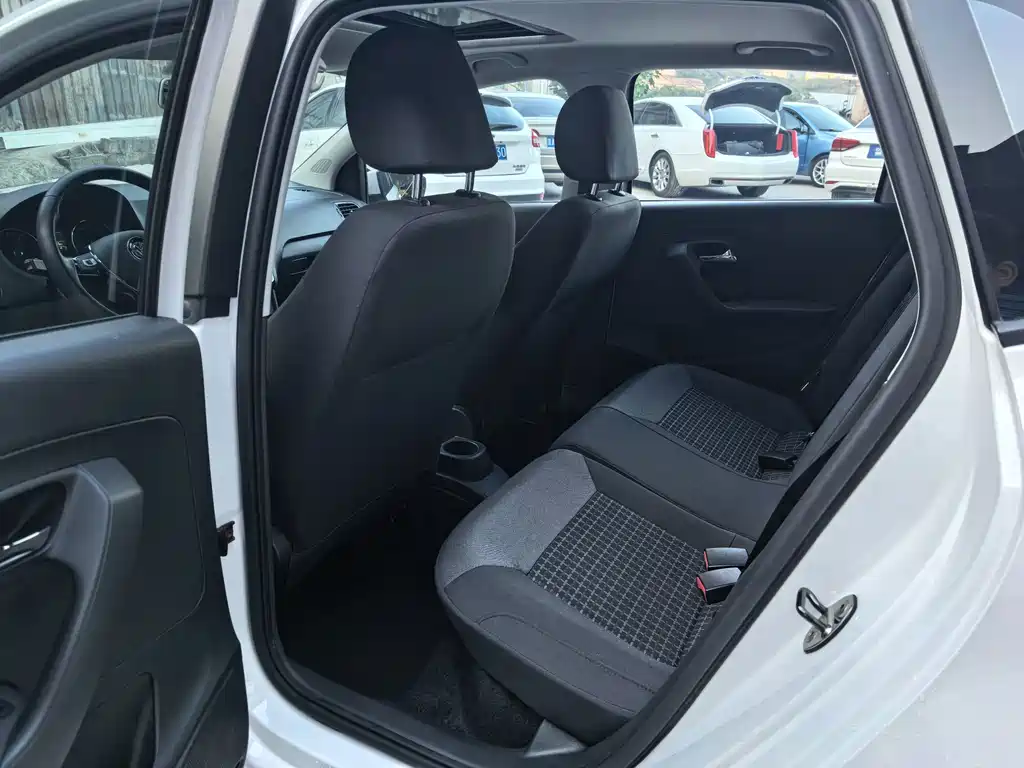 Volkswagen Polo — миниатюра 7