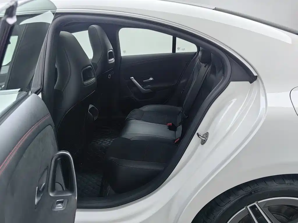 Mercedes-Benz CLA (Import) — миниатюра 15