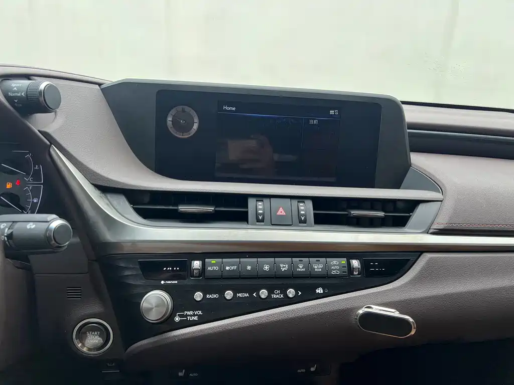 Lexus ES — миниатюра 7