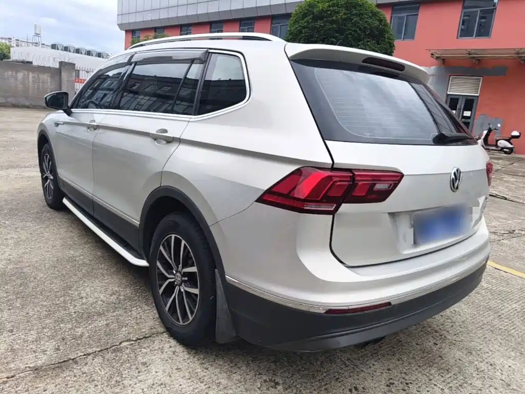Volkswagen Tiguan L L 2017 330TSI AT Luxury