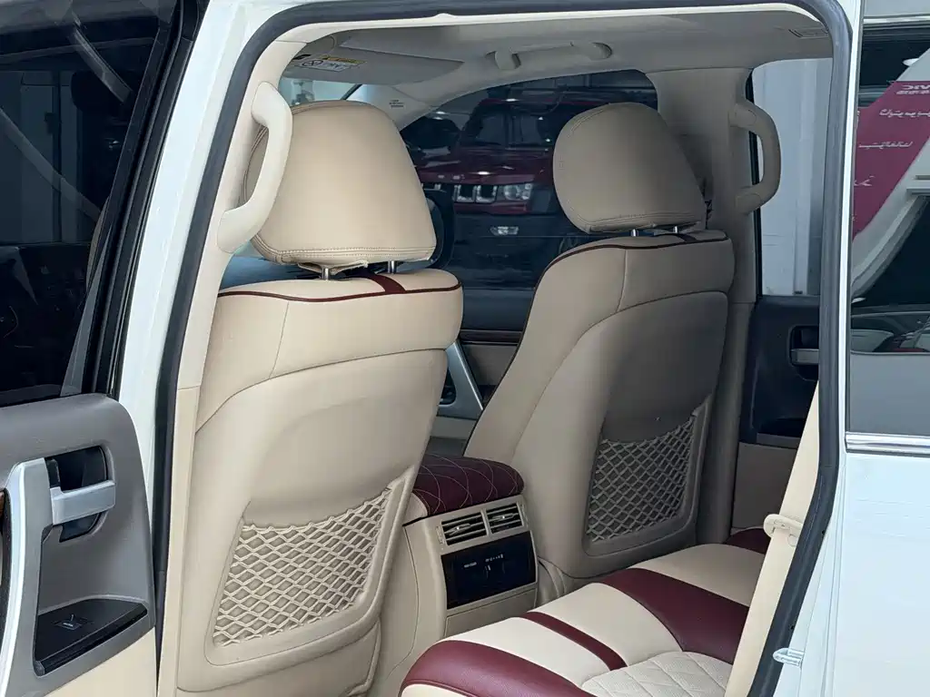 Toyota Land Cruiser 2019 5.7L