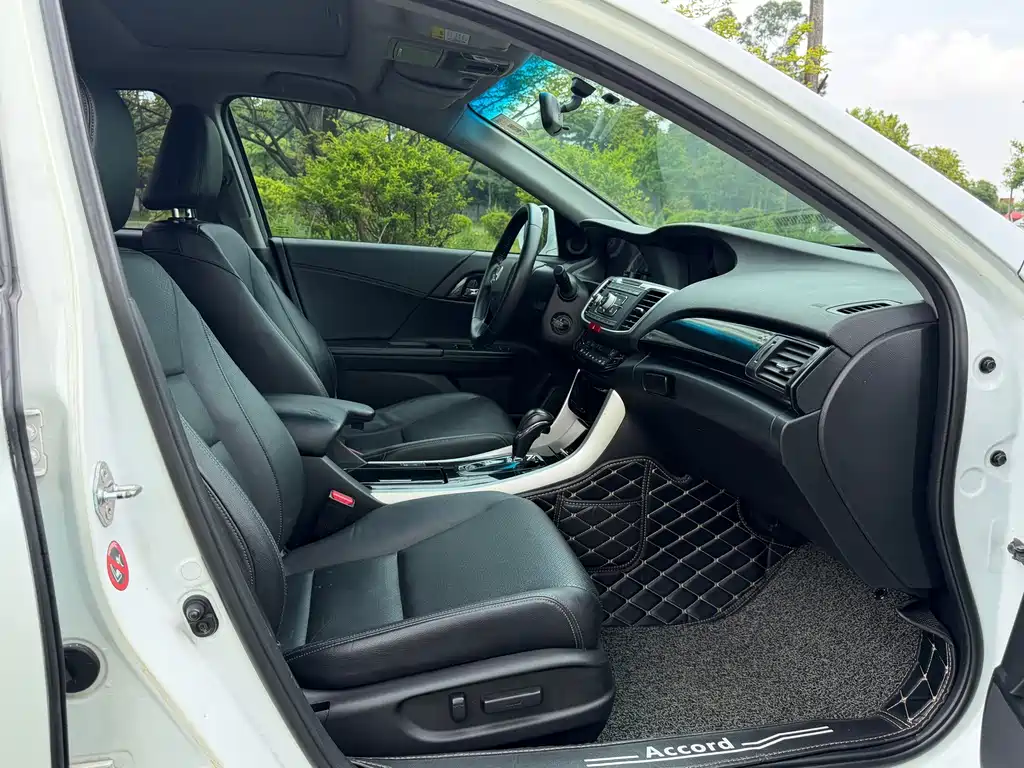 Honda Accord — миниатюра 19