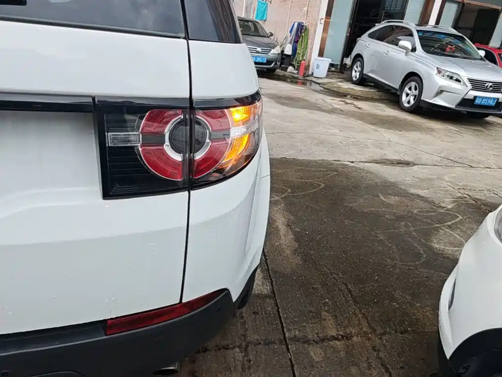 Land Rover Discovery Sport — миниатюра 8