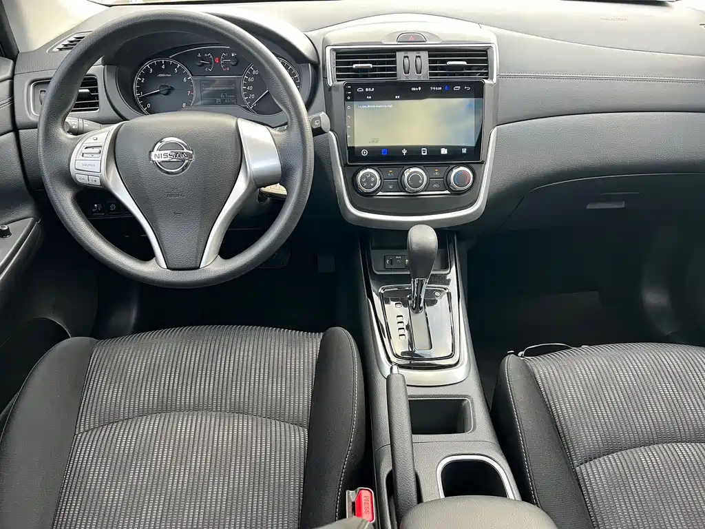 Nissan Tiida — миниатюра 5
