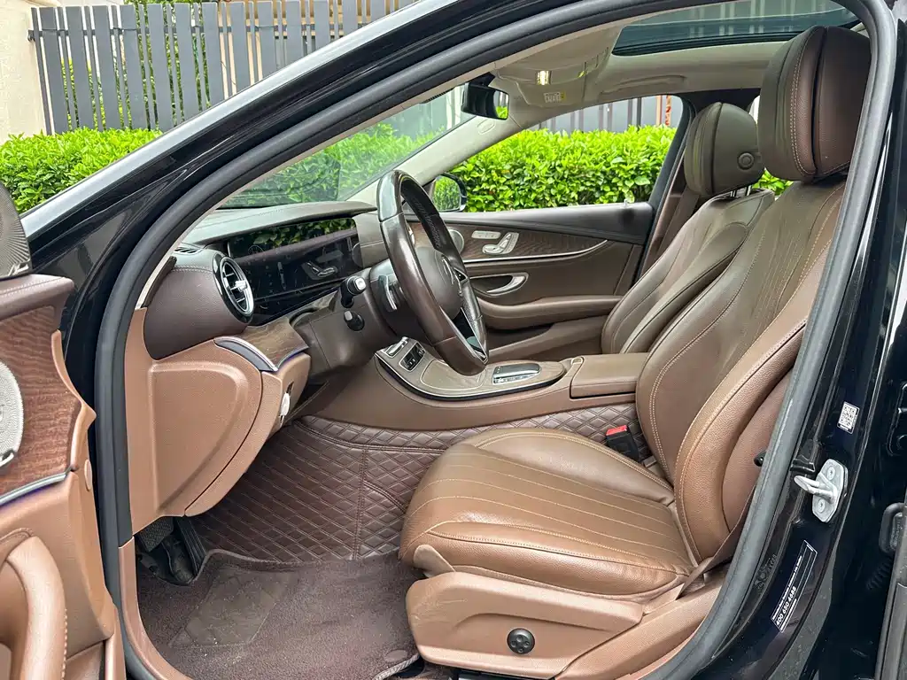 Mercedes-Benz E-Class — миниатюра 8