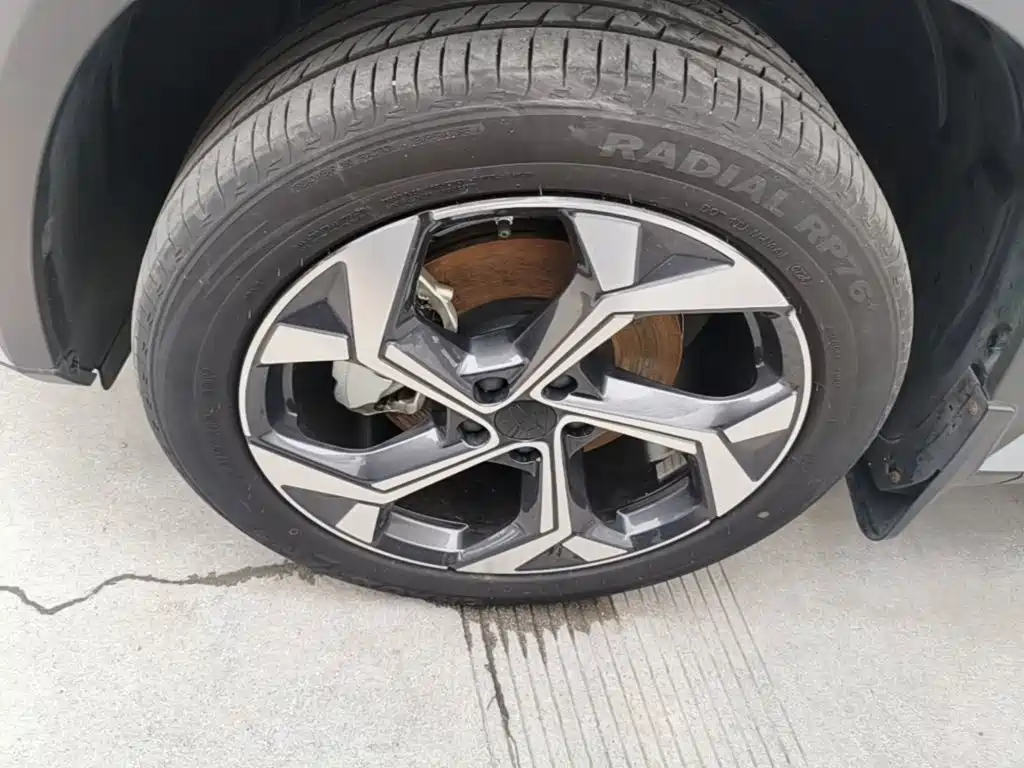 Geely Boyue L — миниатюра 23