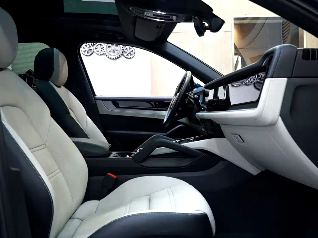 Porsche Cayenne — миниатюра 9