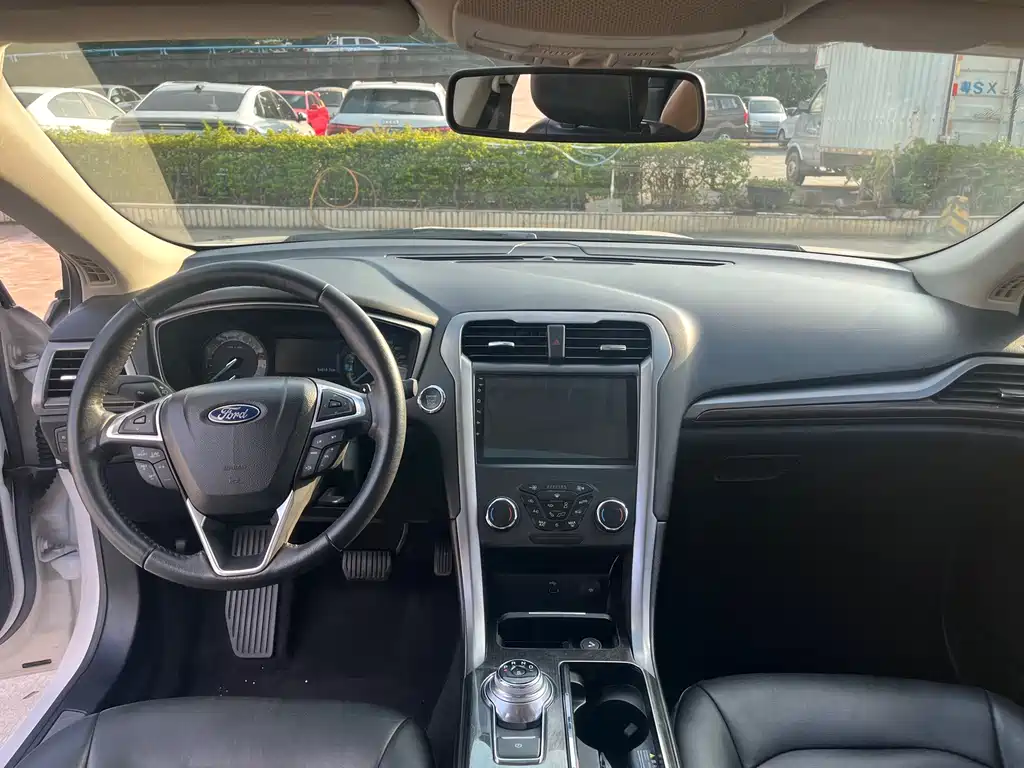 Ford Mondeo — миниатюра 8