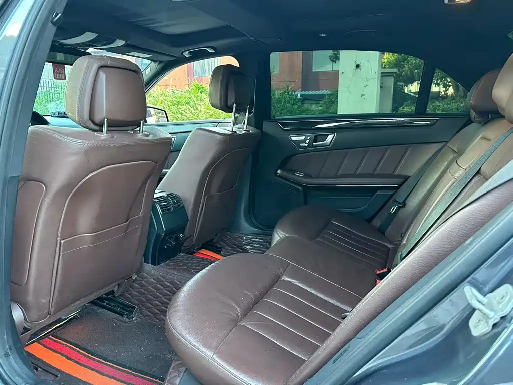 Mercedes-Benz E-Class — миниатюра 6