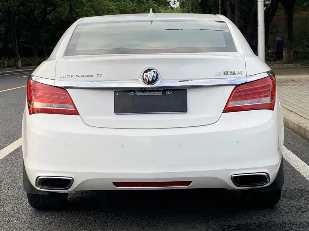 Buick LaCrosse — миниатюра 5