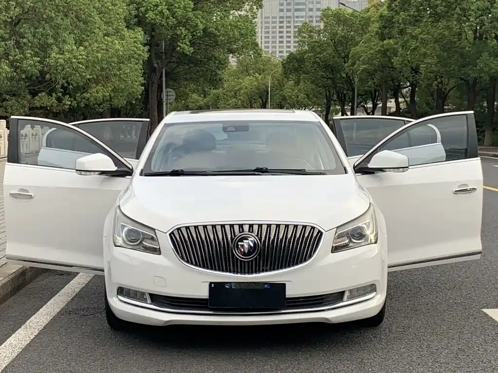 Buick LaCrosse — миниатюра 9