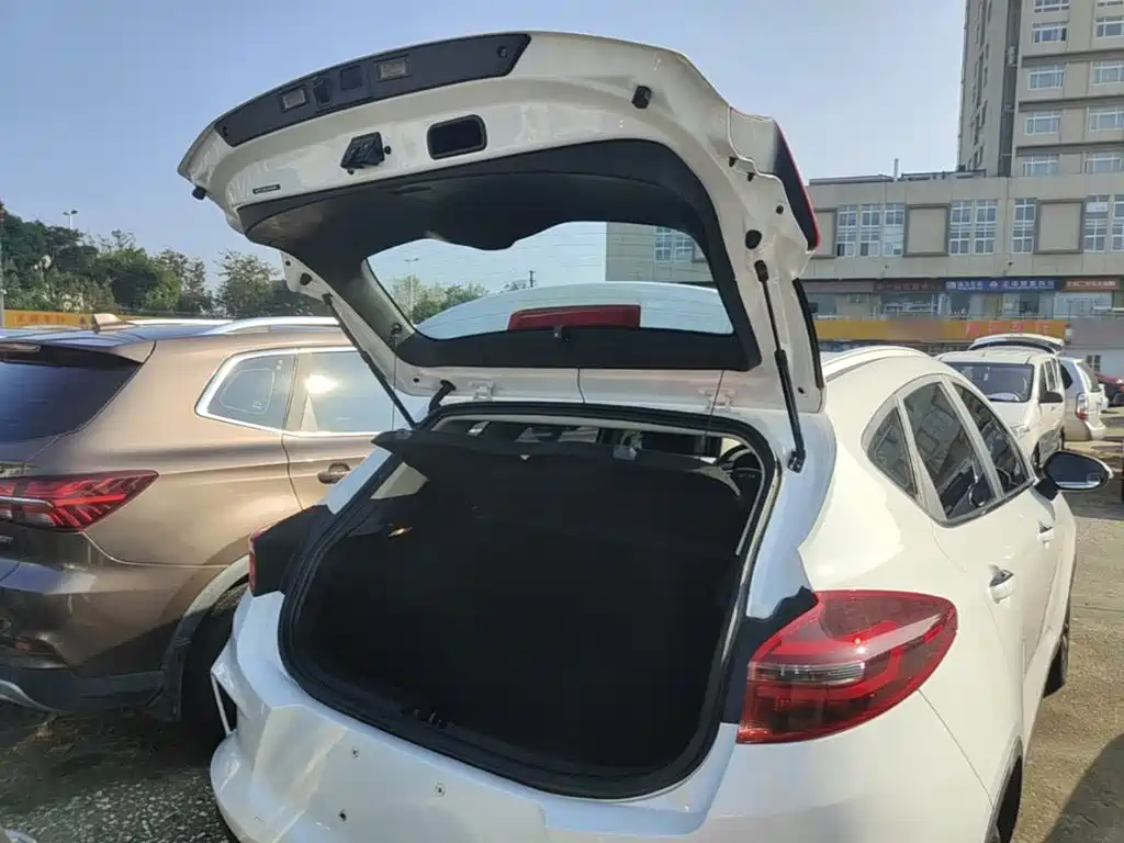 Geely Emgrand GS — миниатюра 19
