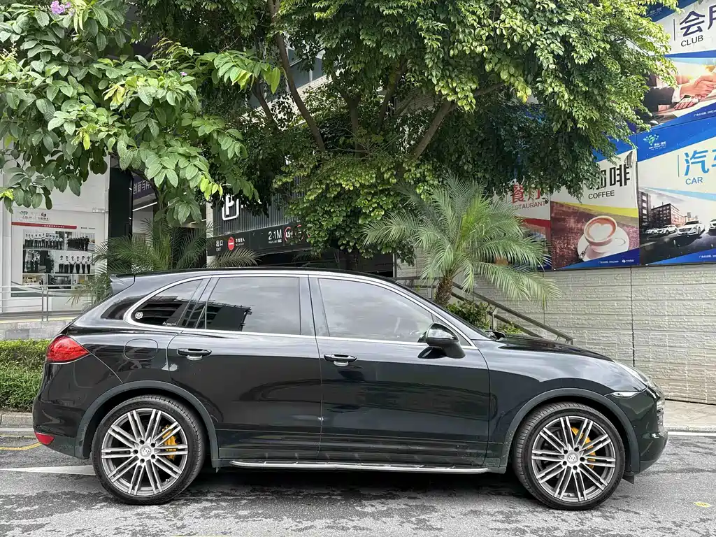 Porsche Cayenne — миниатюра 7