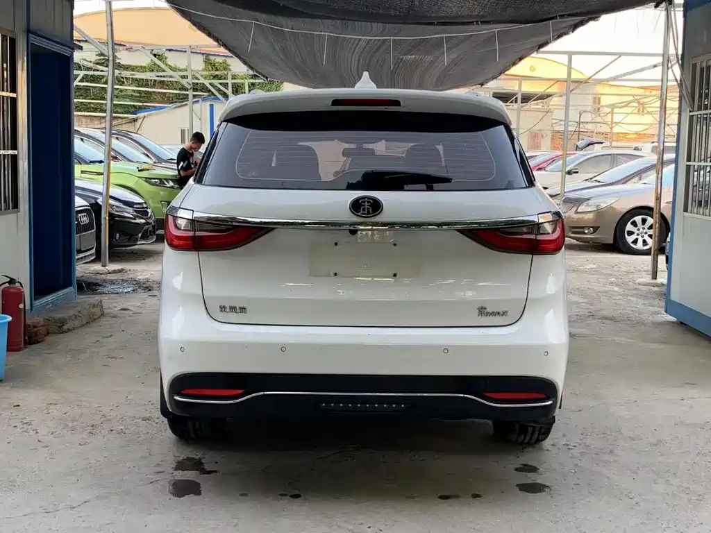 BYD Song MAX MAX 2017 1.5T AT Comfort 7 мест