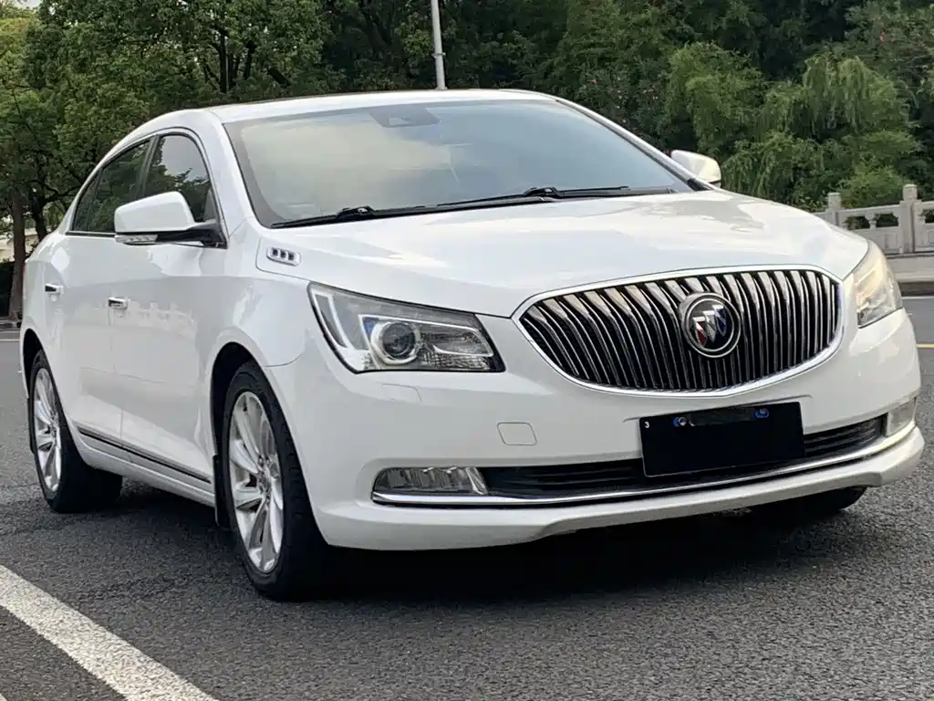 Buick LaCrosse — миниатюра 3