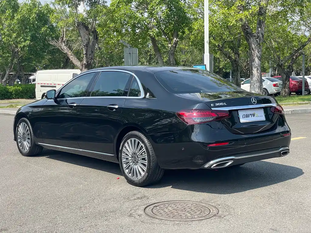 Mercedes-Benz E-Class — миниатюра 20