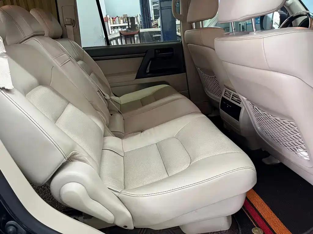 Toyota Land Cruiser — миниатюра 7
