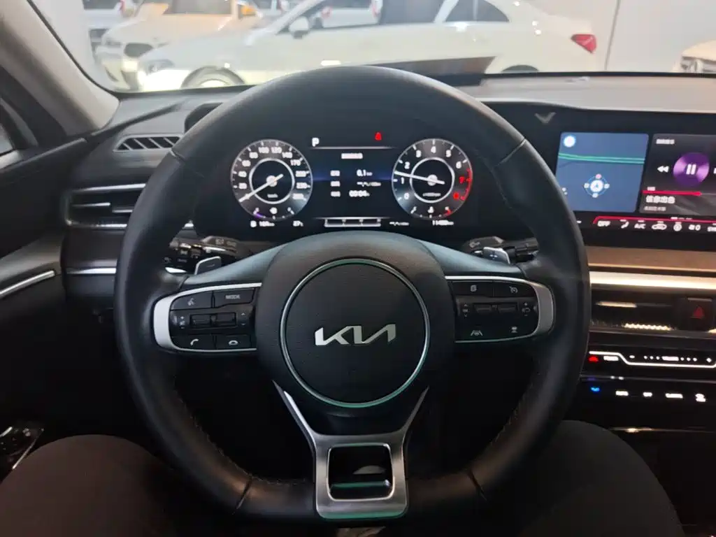 Kia K5 — миниатюра 11