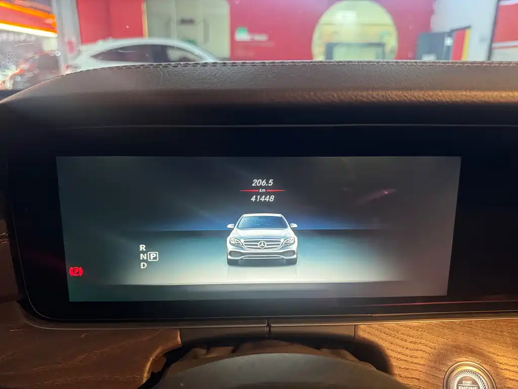 Mercedes-Benz E-Class — миниатюра 15
