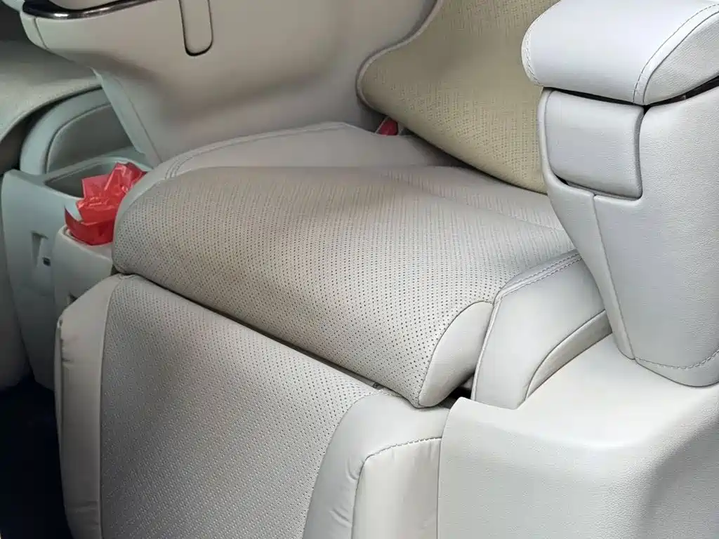 Toyota Vellfire — миниатюра 12