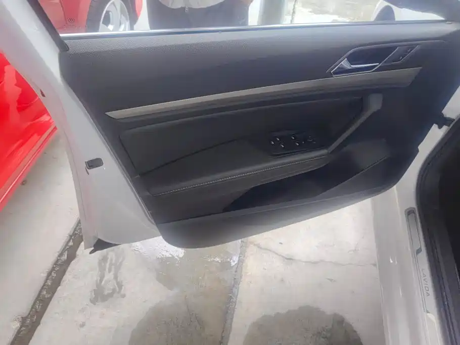 Volkswagen Lavida — миниатюра 7