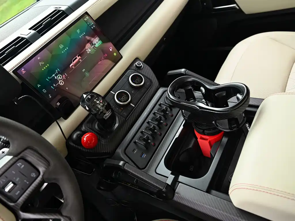 Land Rover Defender — миниатюра 10
