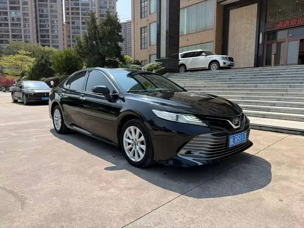 TOYOTA CAMRY