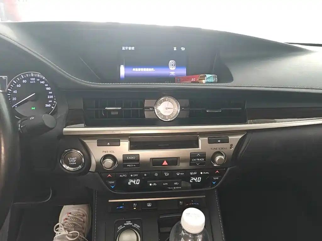 Lexus ES — миниатюра 13