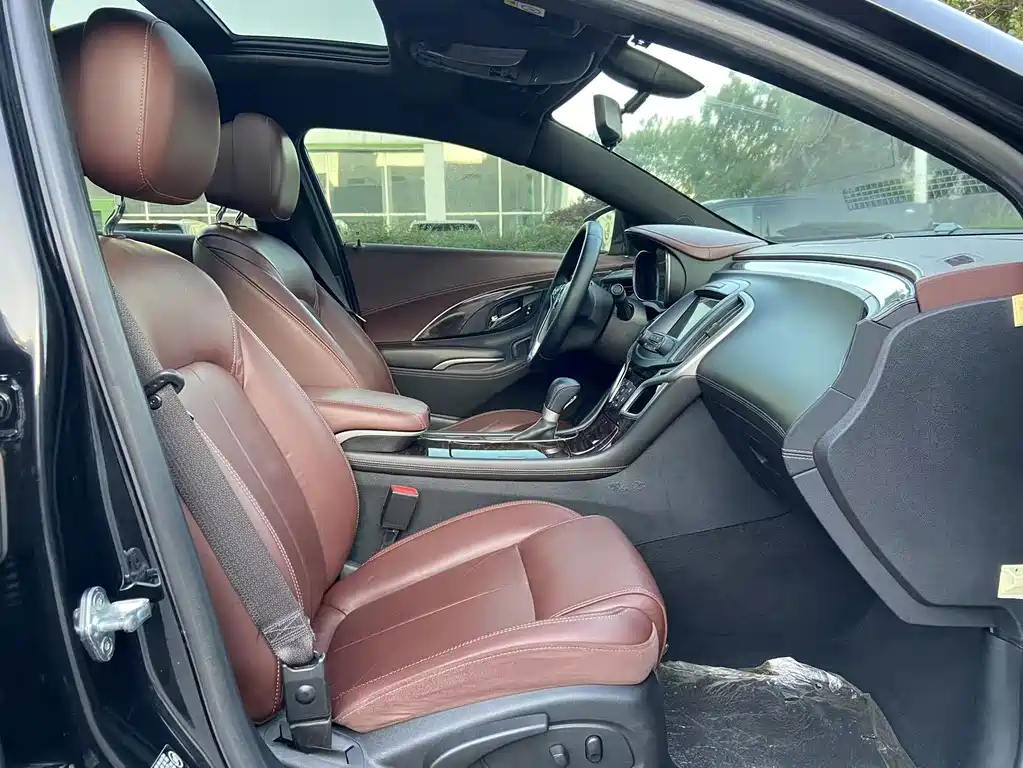 Buick LaCrosse — миниатюра 12