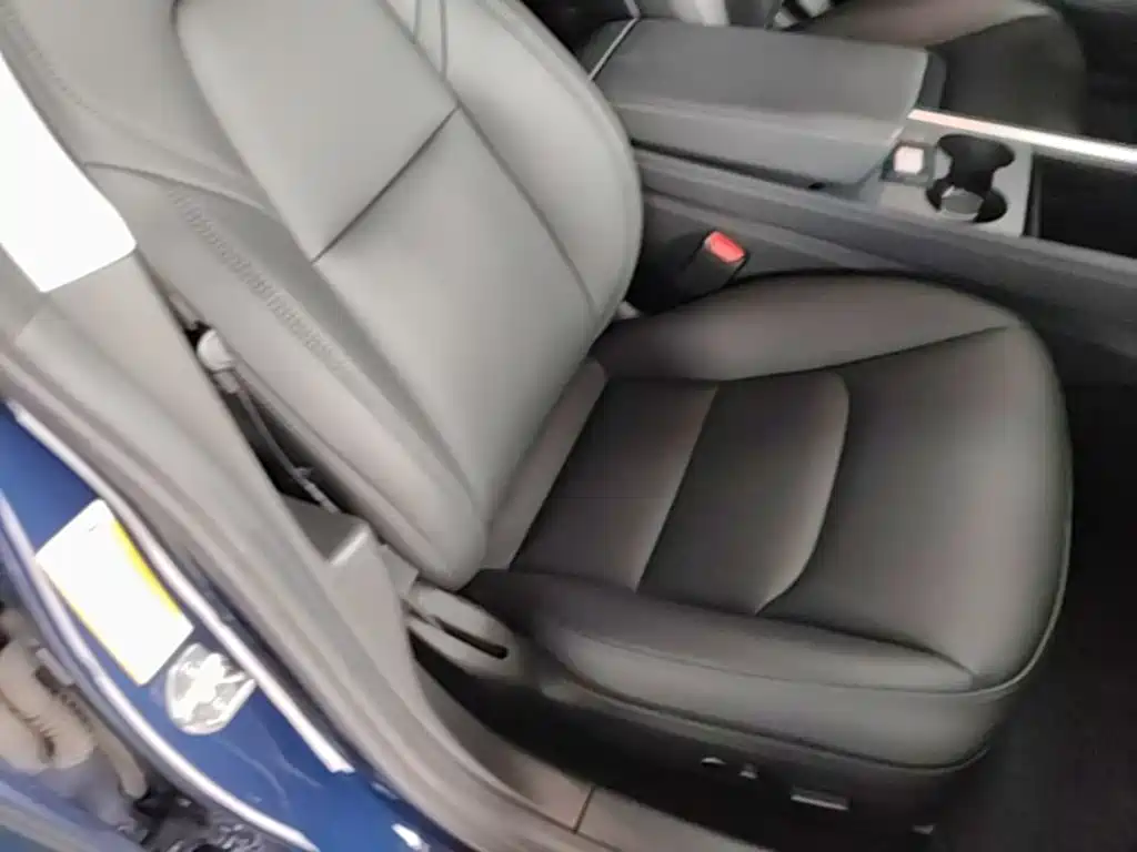 Tesla Model 3 — миниатюра 25